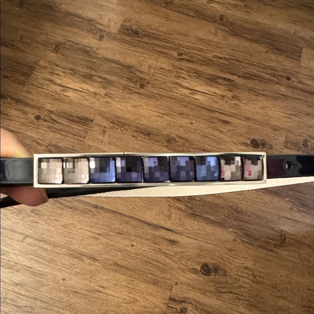 White House Black Market dark blue leather Belt with blue stones XS like new